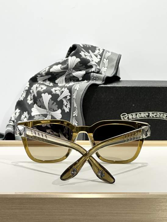 Picture of Chrome Hearts Sunglasses _SKUfw73239225fw